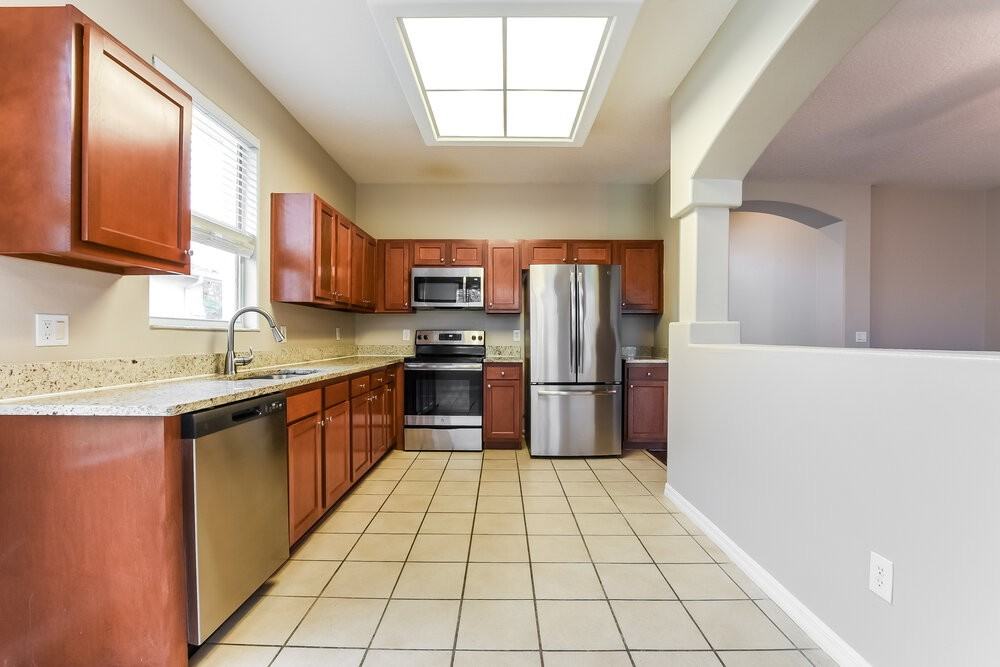 1600 The Oaks Blvd - Photo 6 of 16