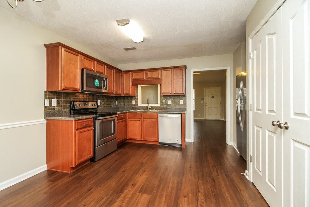 9220 Thomason Trl - Photo 6 of 16