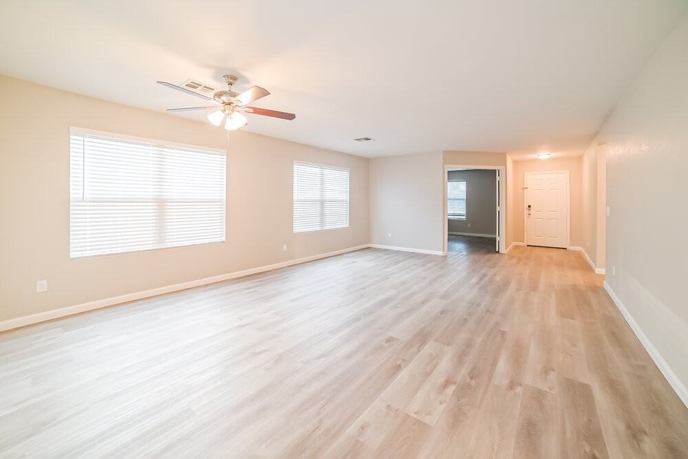 7929 W Caron Dr - Photo 3 of 16