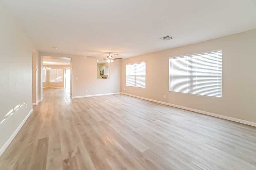 7929 W Caron Dr - Photo 4 of 16