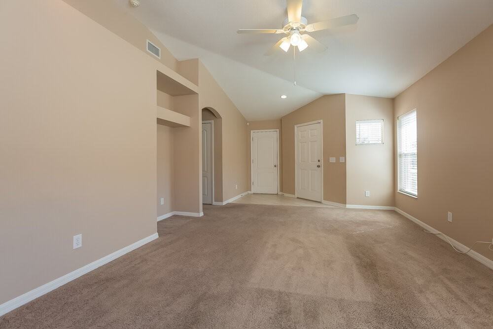 4321 Bethpage Ct - Photo 3 of 14