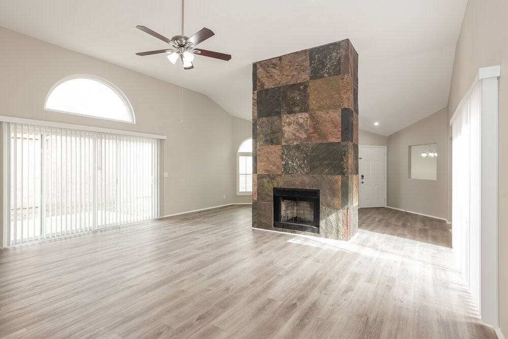 11770 N 112th St - Photo 4 of 16