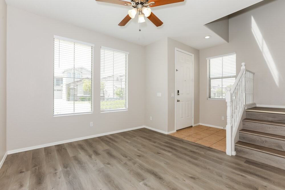 5334 E Harmony Ave - Photo 4 of 17