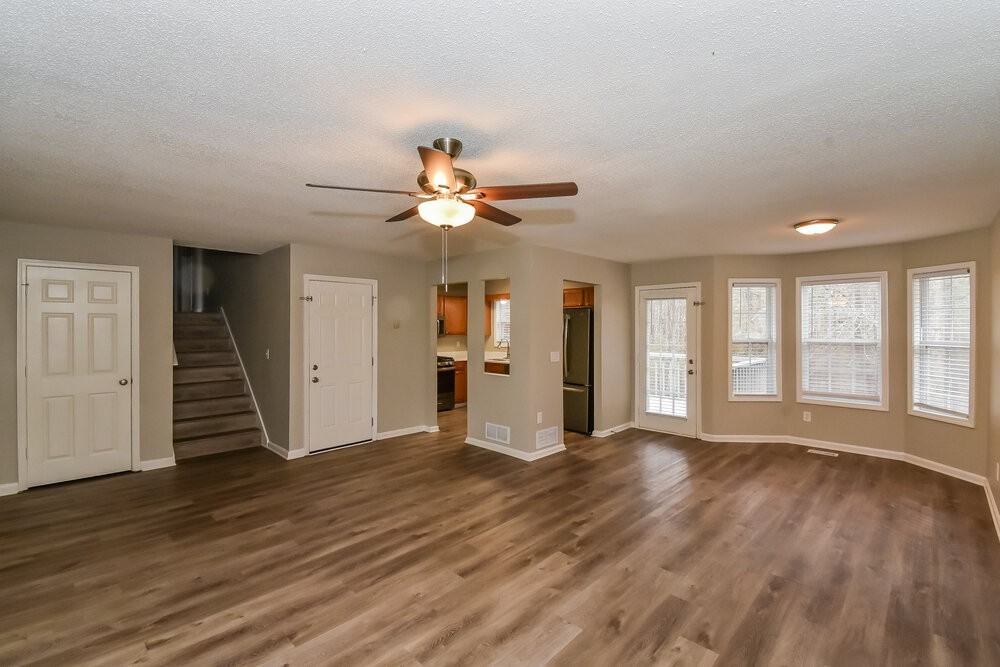 816 Regency Ct - Photo 5 of 18