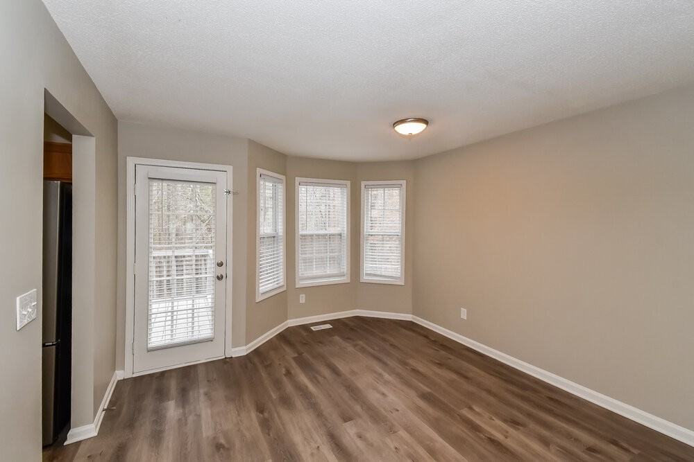 816 Regency Ct - Photo 6 of 18