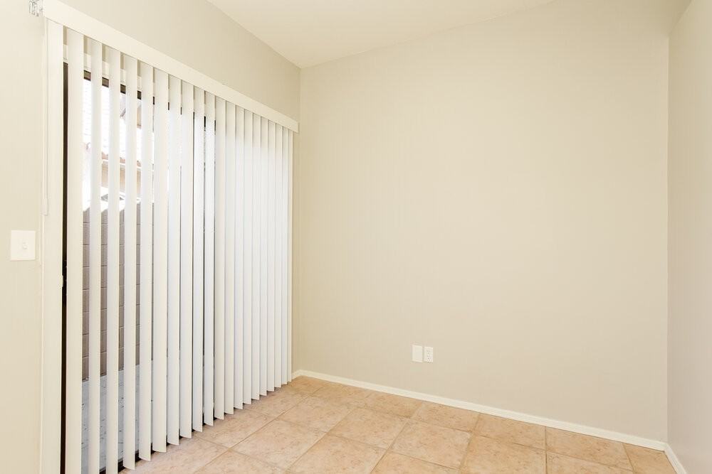 876 N Terrace Rd - Photo 7 of 16