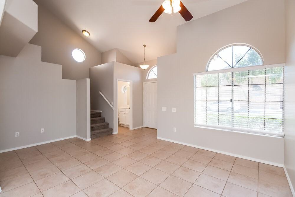 1130 N Leoma Ln - Photo 6 of 17