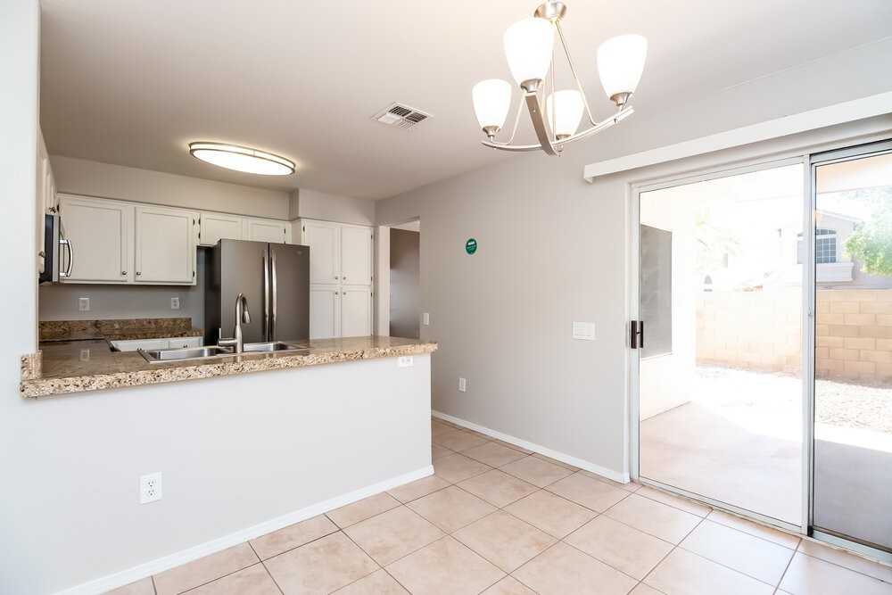 1130 N Leoma Ln - Photo 7 of 17