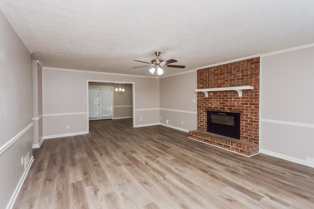 661 Greenview Ave Se - Photo 4 of 16