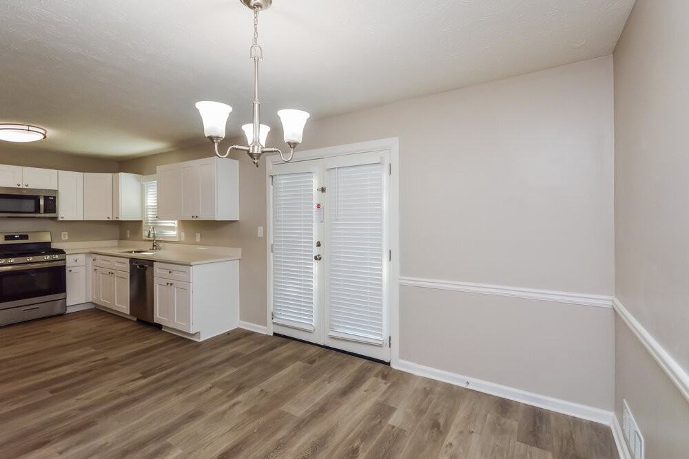 661 Greenview Ave Se - Photo 5 of 16