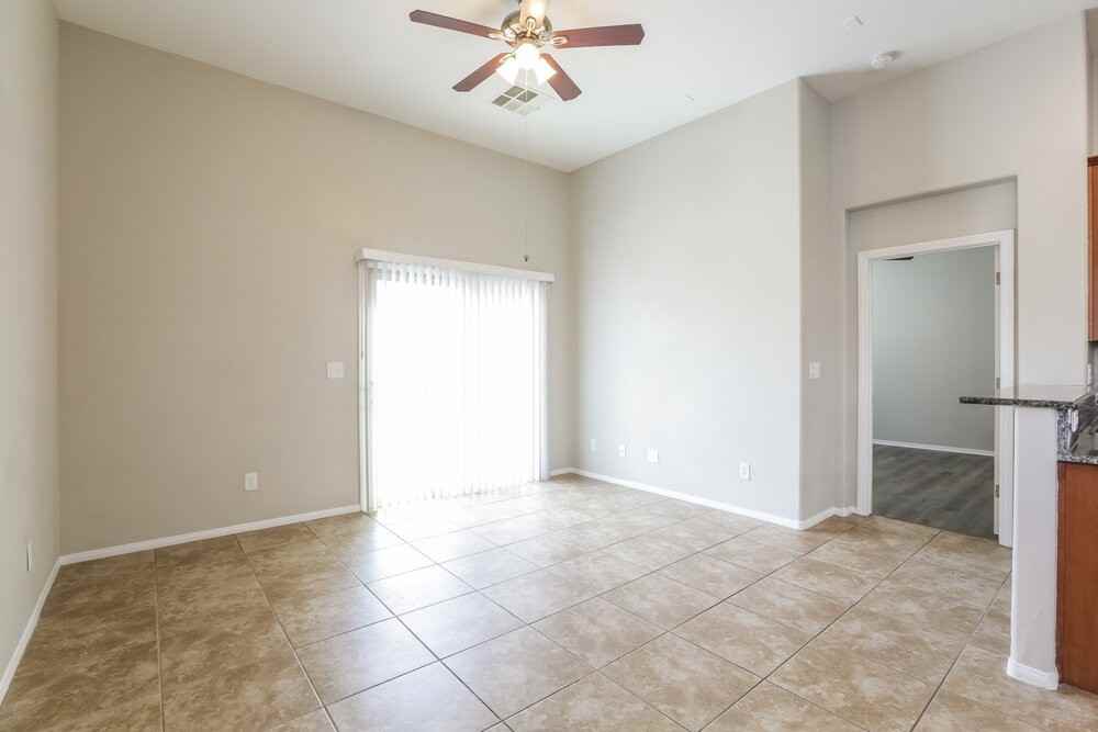 712 Bridgeford Ct - Photo 3 of 16