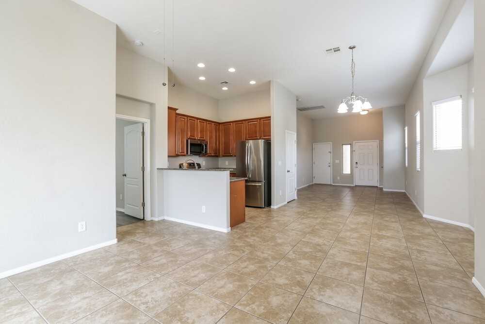 712 Bridgeford Ct - Photo 4 of 16