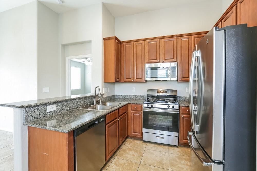 712 Bridgeford Ct - Photo 7 of 16