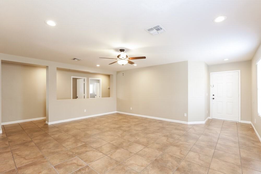 11818 W Corrine Dr - Photo 5 of 16