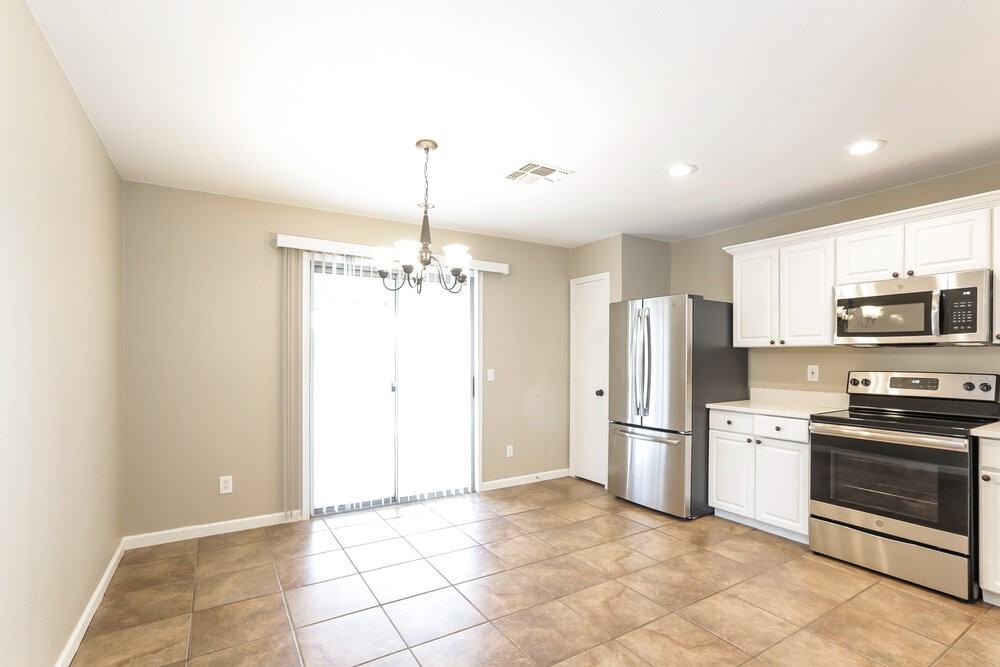 11818 W Corrine Dr - Photo 6 of 16