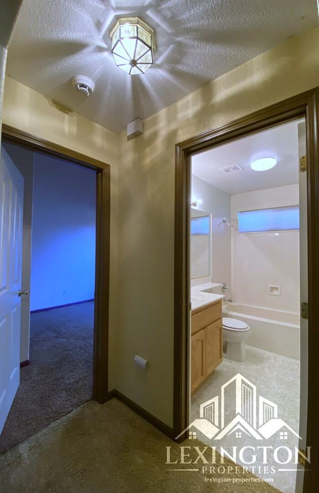 1860 Nighthawk Cir - Photo 7 of 32