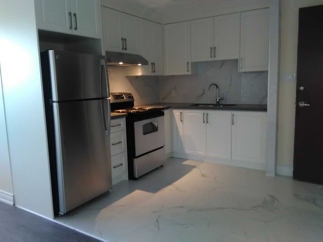 200 Cosburn Avenue - Photo 3 of 12