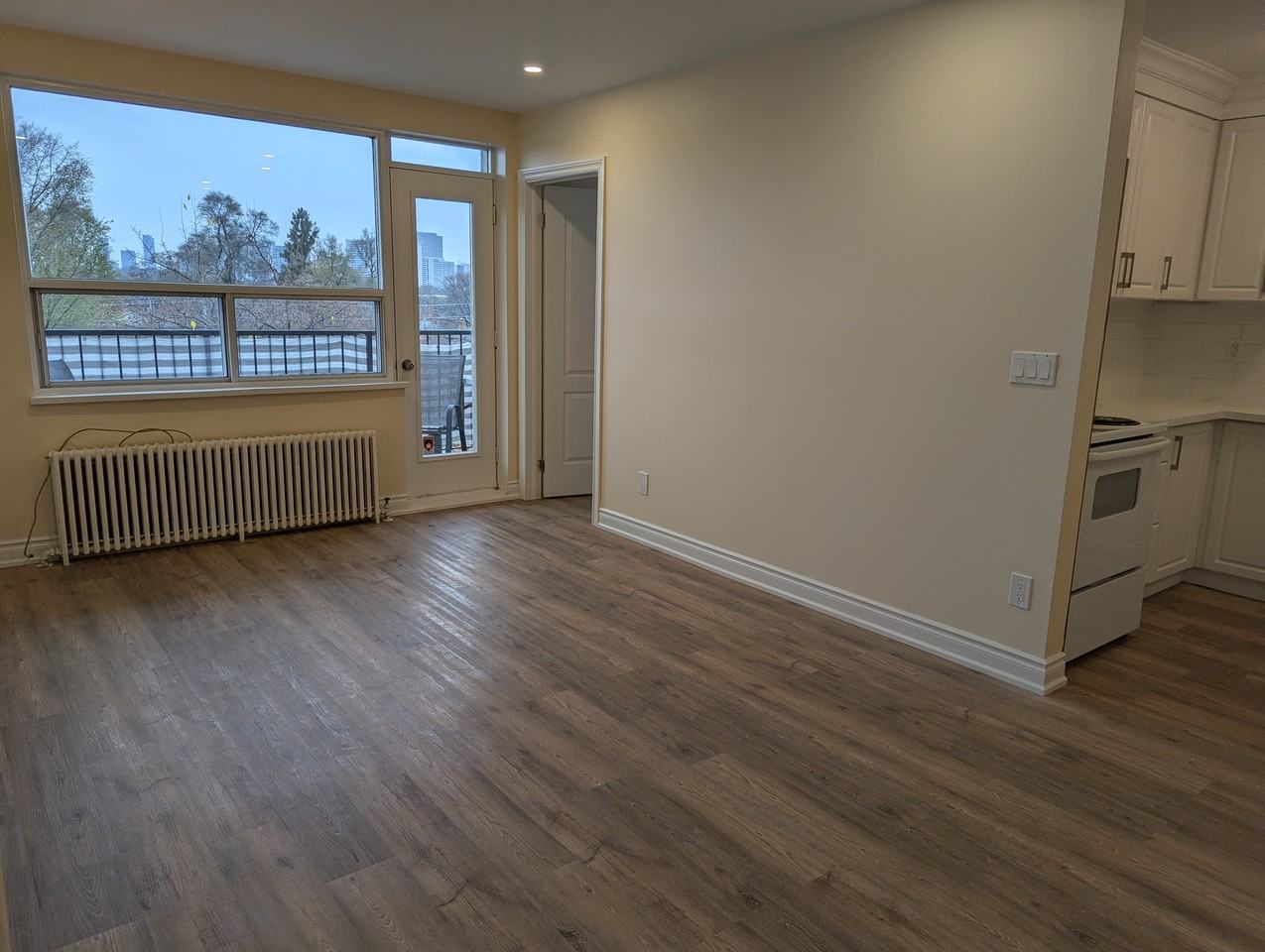 200 Cosburn Avenue - Photo 6 of 12