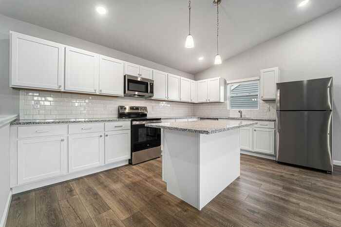 7416 Sessile Cir - Photo 4 of 26