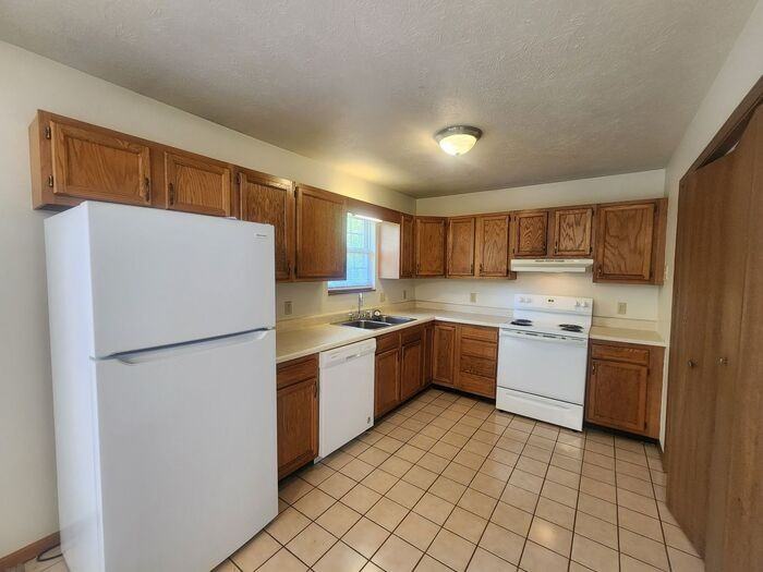 1627 Country Walk Ct #1627 - Photo 5 of 10