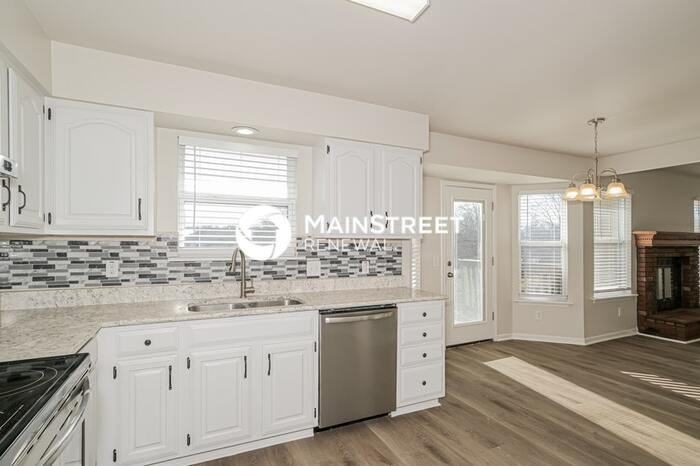 87 Four Winds Dr - Photo 5 of 18