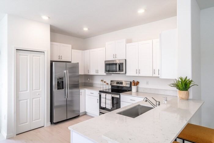 16686 Ancient Mariner Ln - Photo 7 of 42