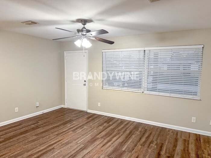 6011 Meadow Ln - Photo 3 of 17