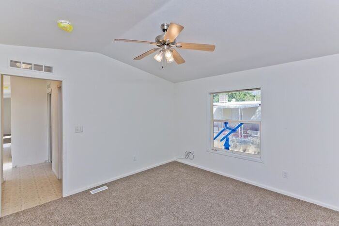 552 E View Dr - Photo 6 of 13