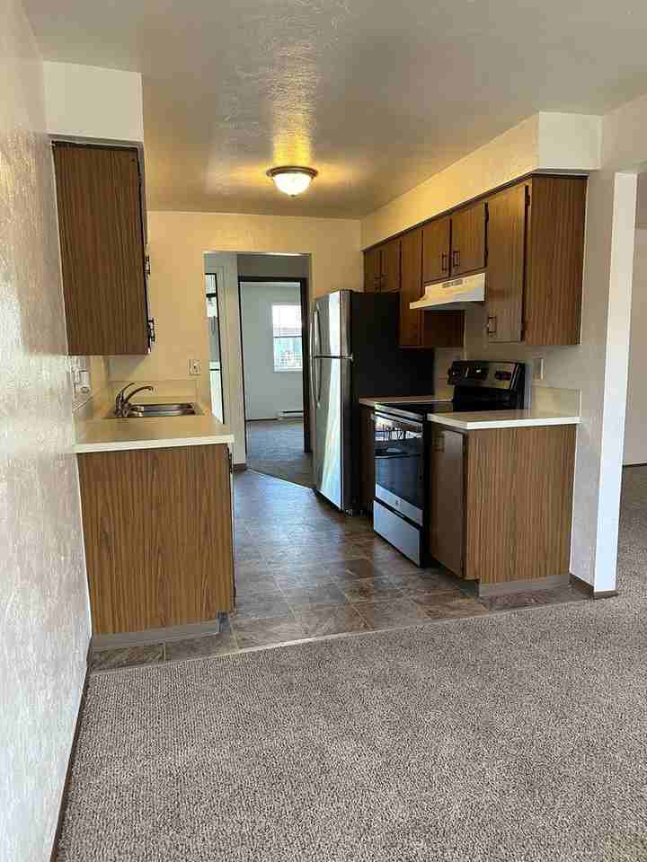 450-Chandelle Apartments - Photo 3 of 31