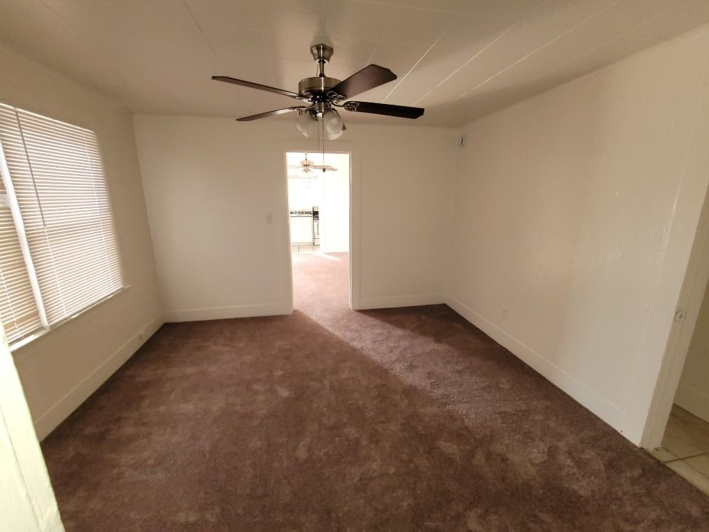 418 E Crescent Ave - Photo 5 of 7