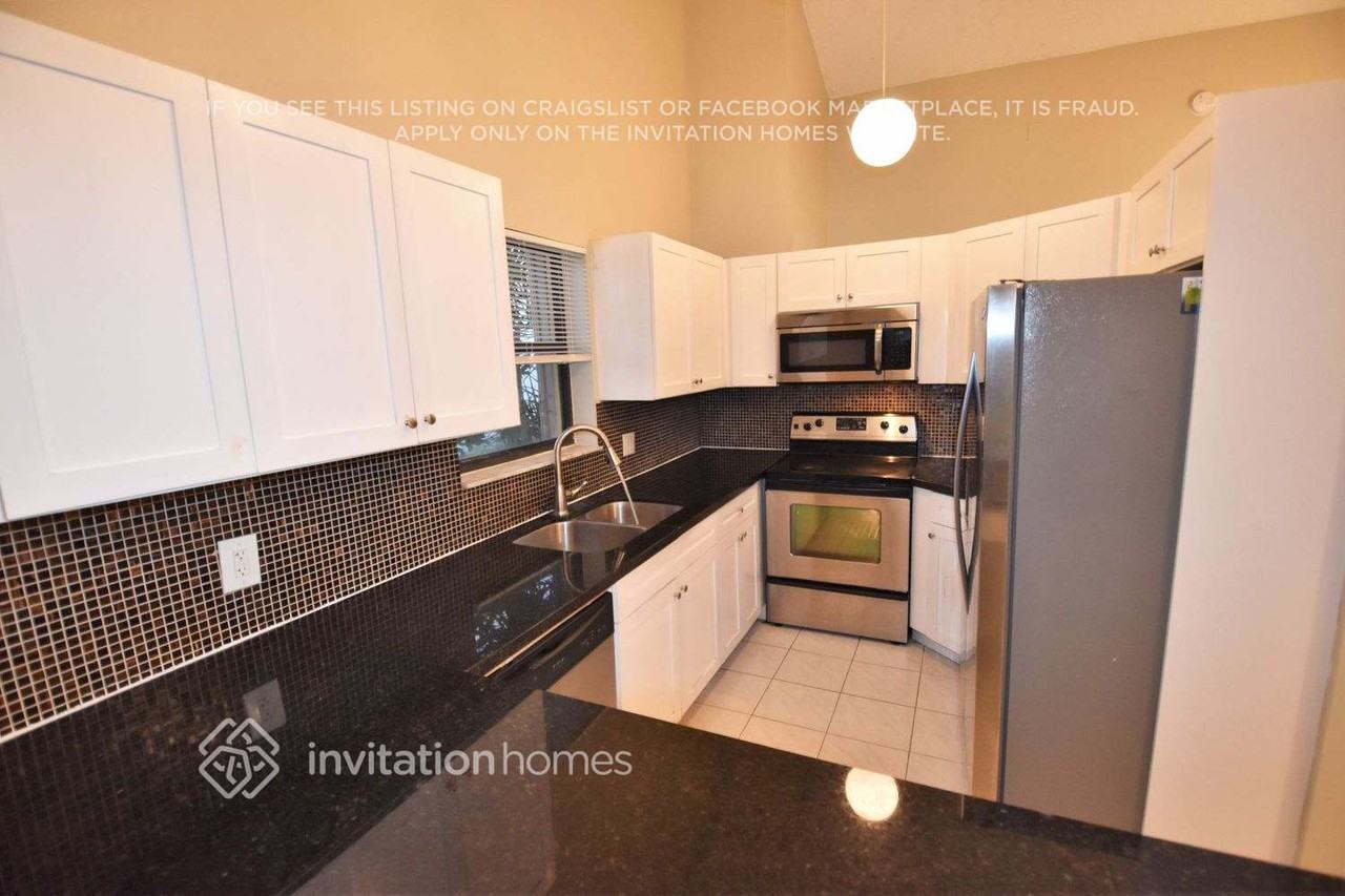 100 Azalea Cir - Photo 4 of 15