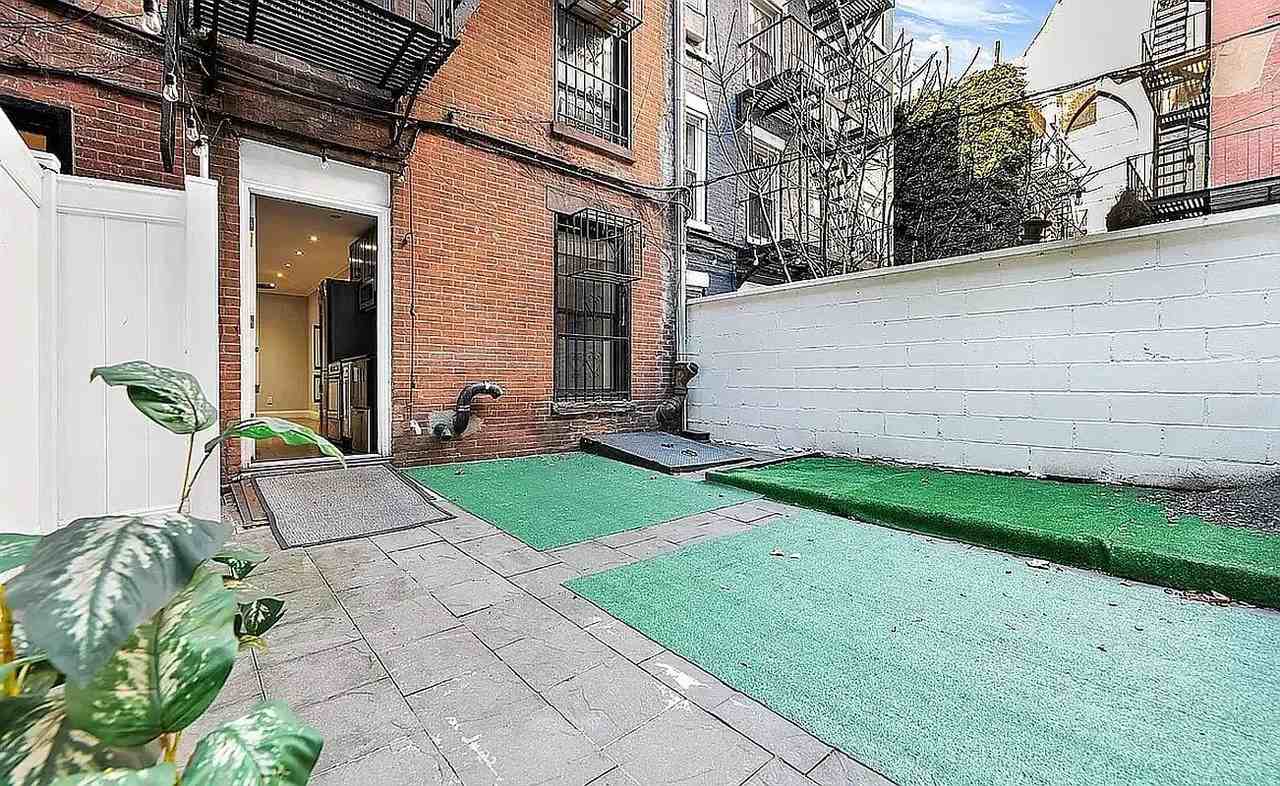 47 1/2 E 1st St #1R - Photo 5 of 8