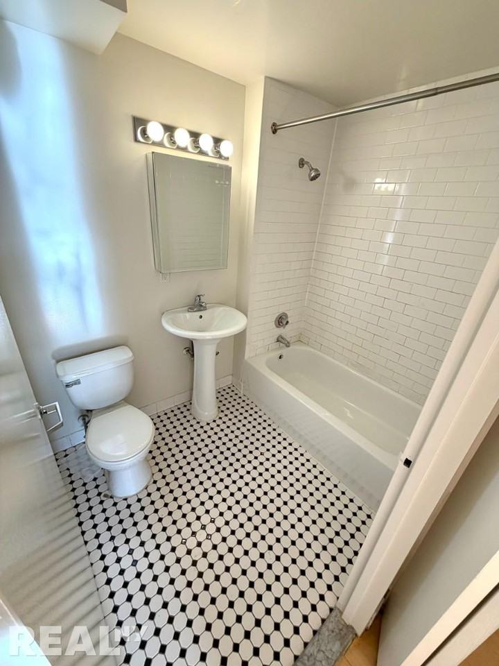 W 96th St #514 - Photo 7 of 7