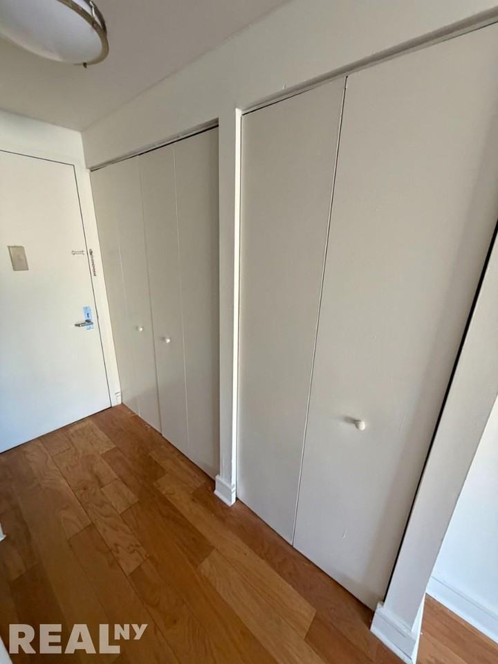 W 96th St #1102 - Photo 6 of 6