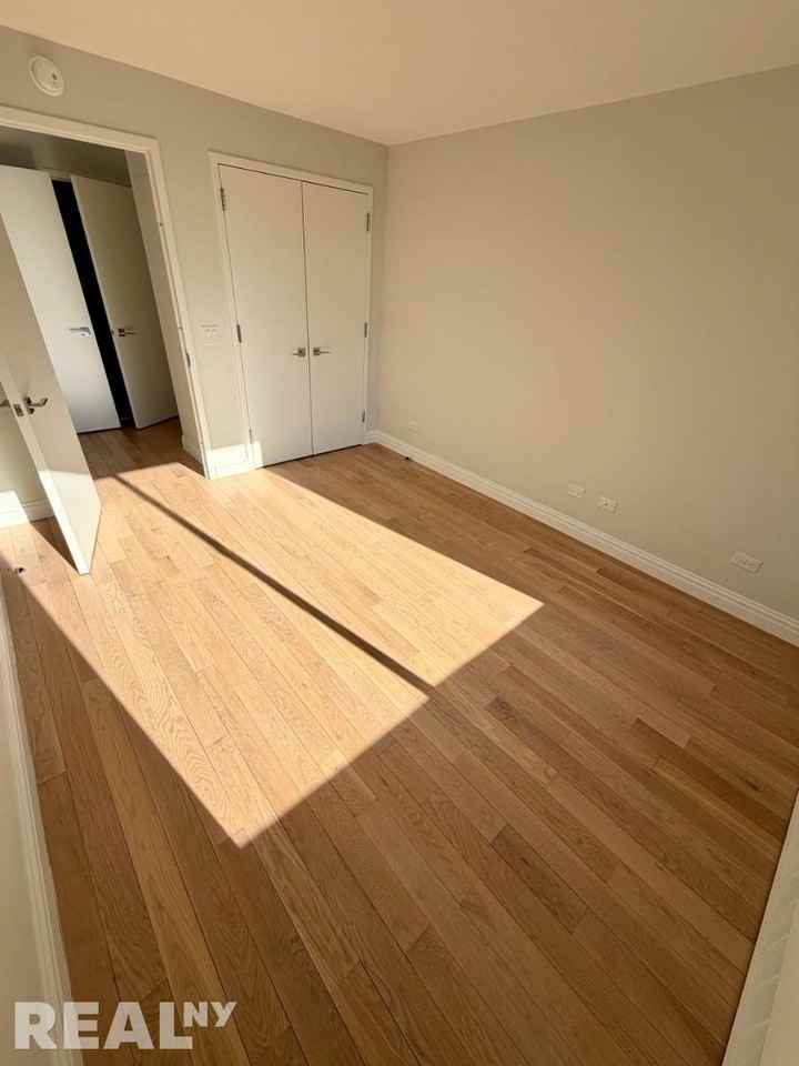 W 48th St #039F - Photo 6 of 11