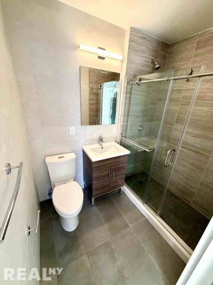 W 48th St #039F - Photo 7 of 11