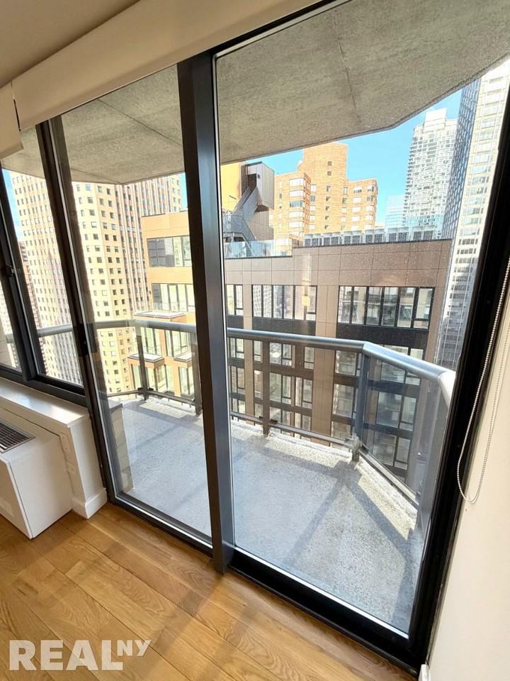 W 48th St #034J - Photo 5 of 12