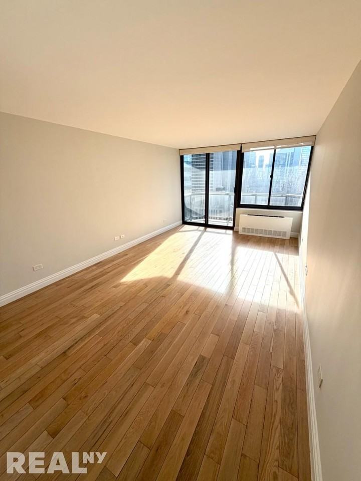 W 48th St #031E - Photo 3 of 11