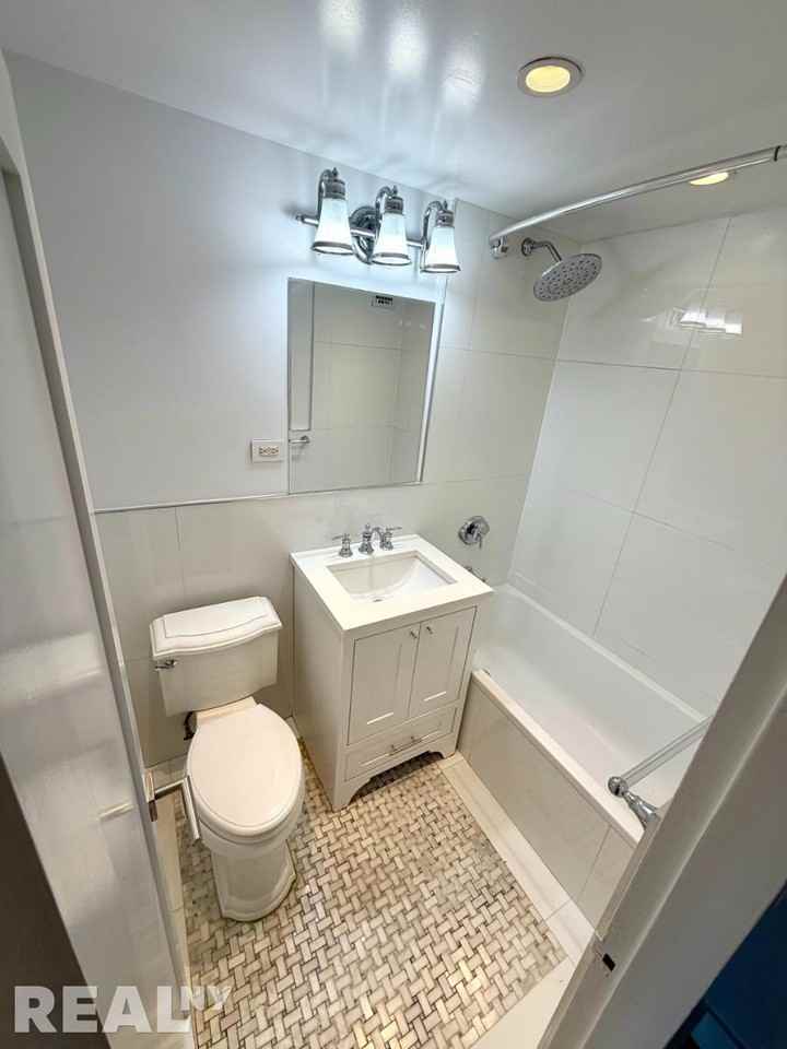 W 97th St #11U - Photo 6 of 9