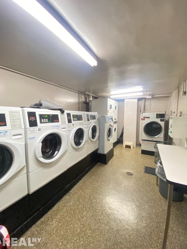 E 36th St #5G - Photo 6 of 9