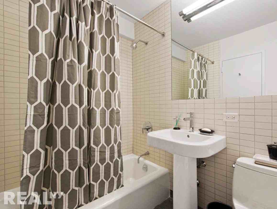 E 39th St #7K - Photo 4 of 4