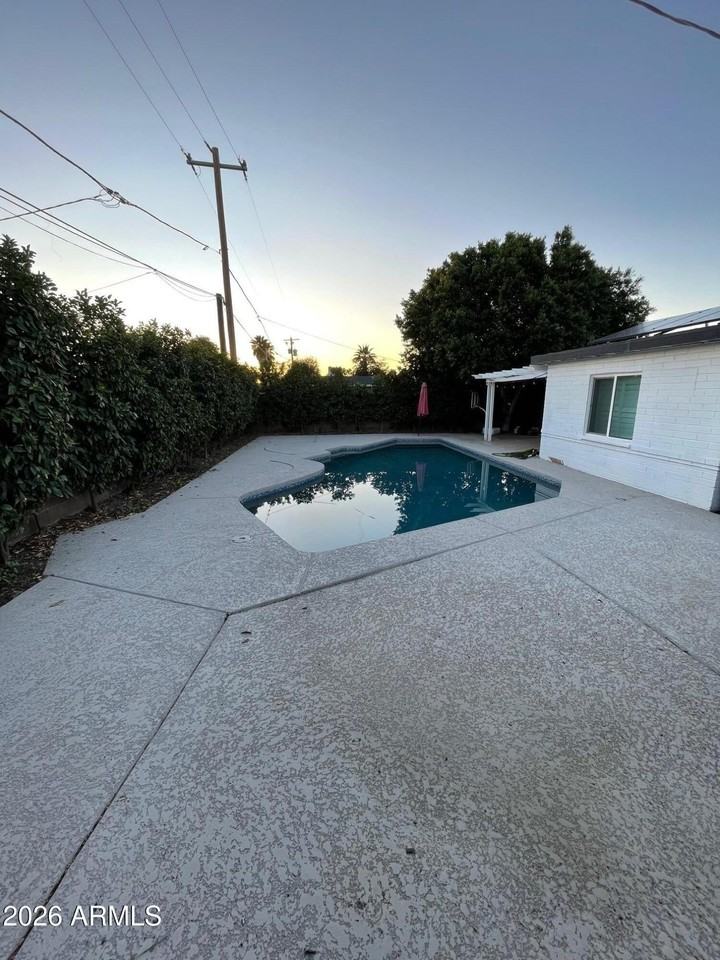 429 W Flower St - Photo 2 of 13