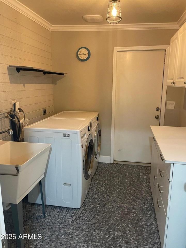 429 W Flower St - Photo 7 of 13