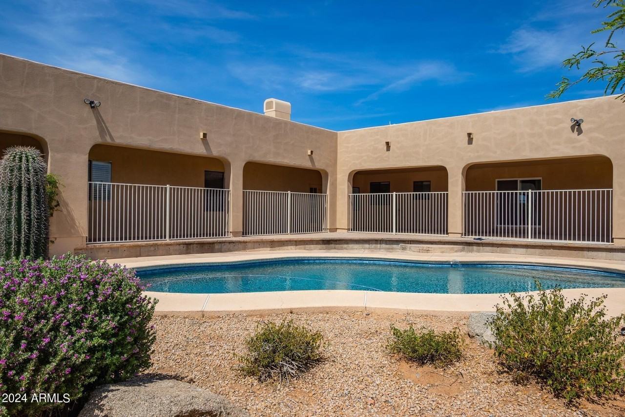 26960 N 61st St - Photo 4 of 40