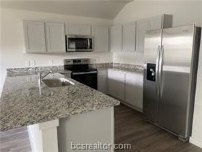 6022 Eagle Ridge Dr - Photo 2 of 11