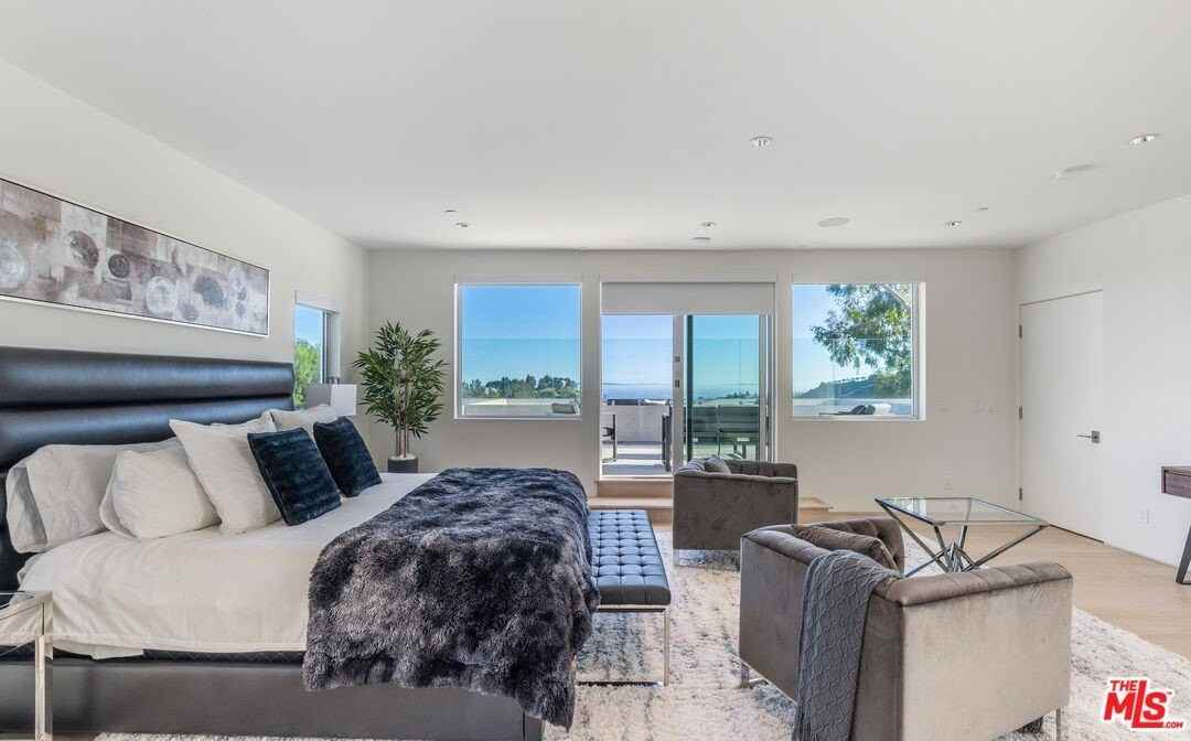 2189 Summitridge Dr - Photo 7 of 25