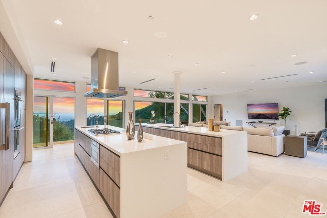 2189 Summitridge Dr - Photo 6 of 50