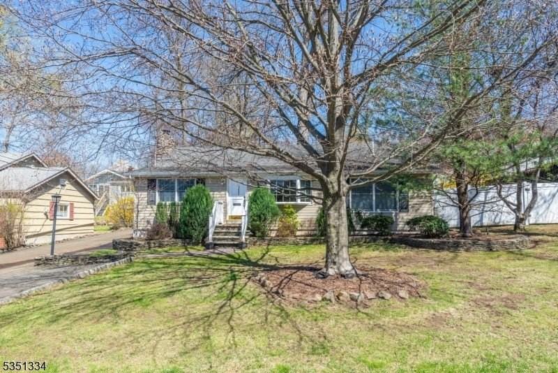 53 Laurel Dr - Photo 3 of 35