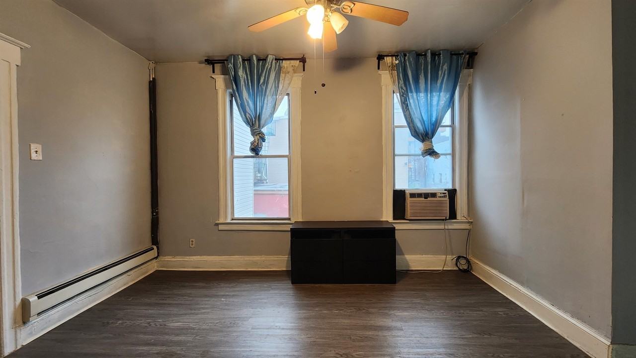 75A Clifton Pl #2 - Photo 4 of 12