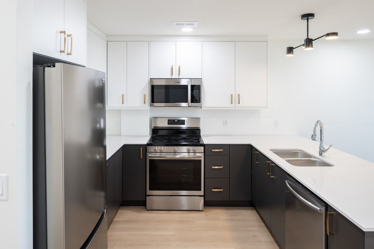 9 Irving Avenue - Photo 2 of 14